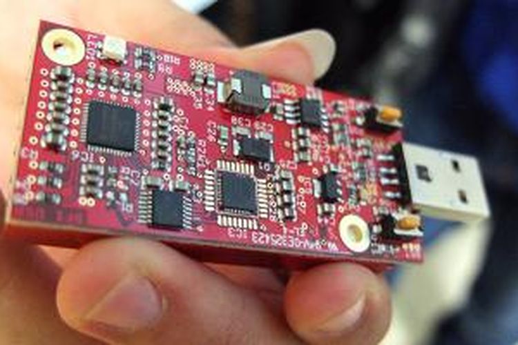 Redfury, miner Bitcoin berbentuk USB dongle dengan chip ASIC