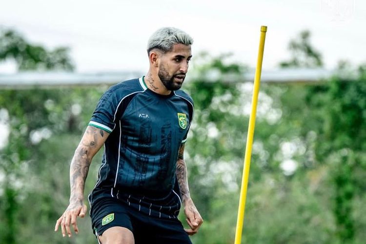 Pemain baru Persebaya Surabaya asal Brasil untuk mengarungi putaran kedua Super League 2025-2026, Bruno Paraiba.