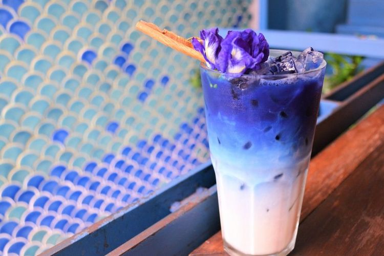 Butterfly-Pea-Flower Latte