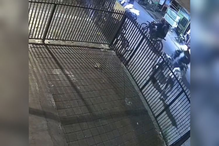 Geng Motor Bersenjata Tajam Serang Remaja di Makassar, Korban Dilarikan ke RS