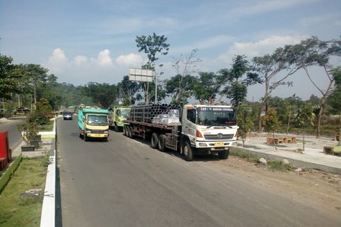 Truk Dilarang Beroperasi, Polisi Siapkan Kantung Parkir di Jalur Mudik