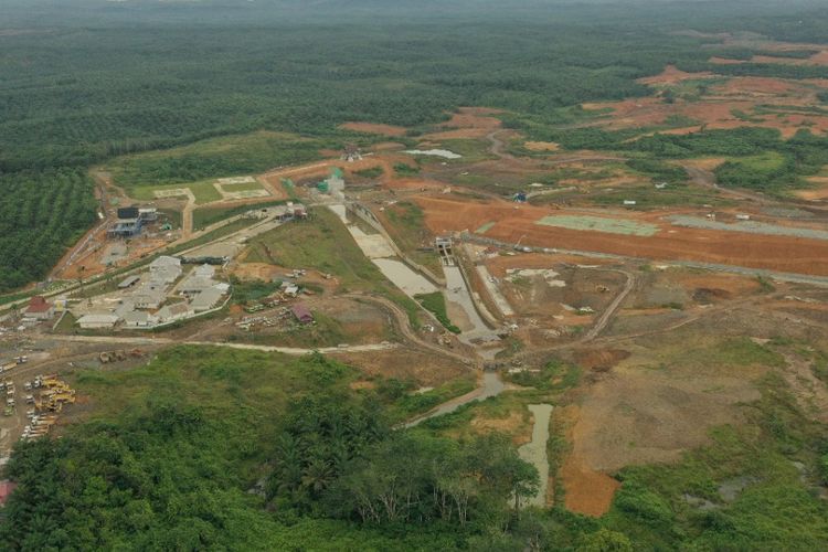 Pembangunan Bendungan Sepaku Semoi di Kabupaten Penajam Paser Utara, Kalimantan Timur.