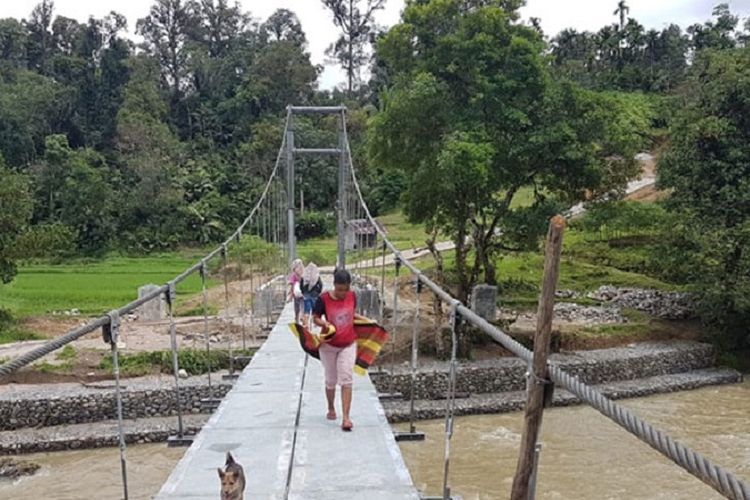 Jembatan Gantung Simonis?monis, Humbang Hasundutan, Sumatera Utara