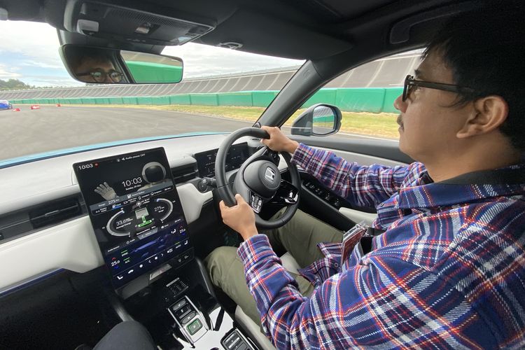 Test Drive Honda e:Ny1 atau HR-V Listrik di Jepang