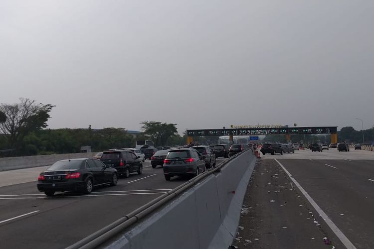 Kondisi lalu lintas di Tol Jakarta-Cikampek pagi ini, Senin (3/6/2019).