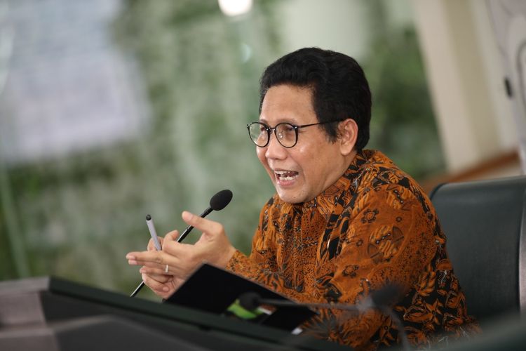 Mendes PDTT Abdul Halim Iskandar menyampaikan tentang Bangun Desa Ramah Perempuan dalam konferensi pers secara virtual, Rabu (11/11/2020).
