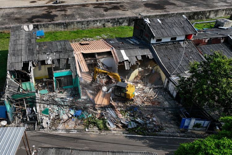 PAM JAYA Tertibkan 15 Rumah Dinas di Pejompongan II, Penghuni Kooperatif Akan Dapa Bantuan Dana