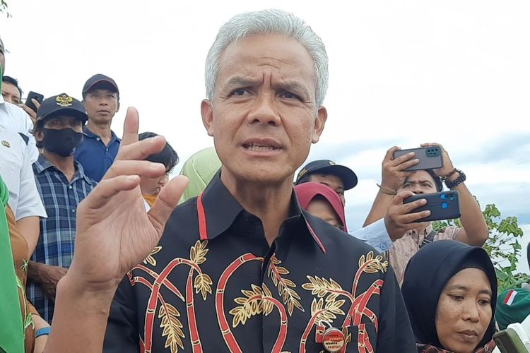 Gubernur Jawa Tengah, Ganjar Pranowo saat sedang berkunjung di Puncak Serut, Kabupaten Blora, Jawa Tengah, Rabu (26/10/2022)