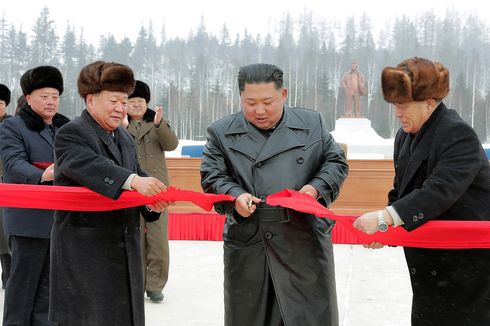 Kim Jong Un Buka Proyek Konstruksi Dekat Gunung Keramat