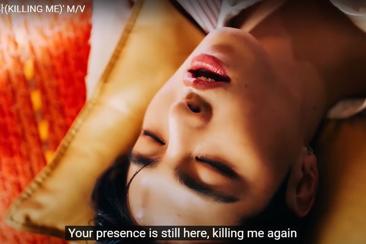 Tangkapan layar Koo Jun Hoe (June) iKON dalam musik video Killing Me