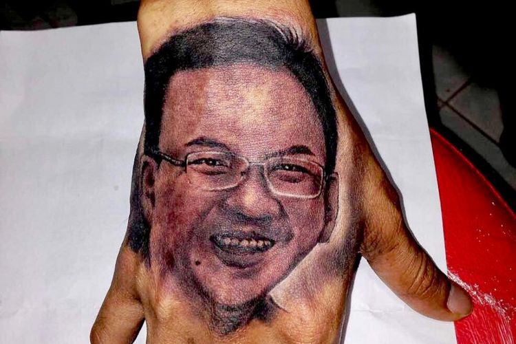 Young Lex memamerkan tato barunya yang berupa wajah Basuki Tjahaja Purnama atau Ahok melalui akun Instagram miliknya, Sabtu (20/5/2017).