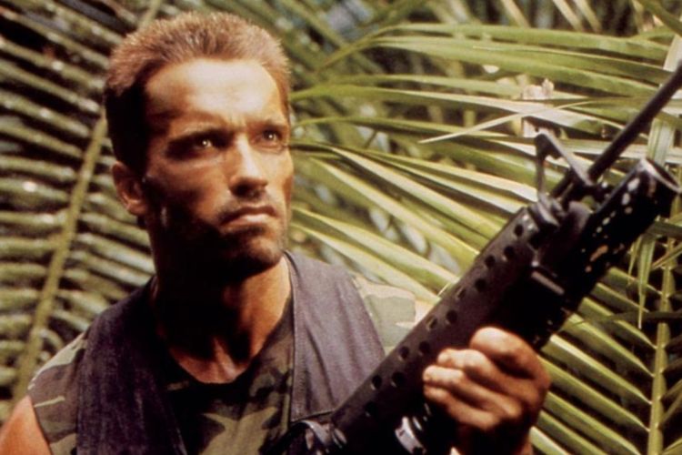Arnold Schwarzenegger saat memerankan Major Alan Dutch Schaefer di Predator (1987).