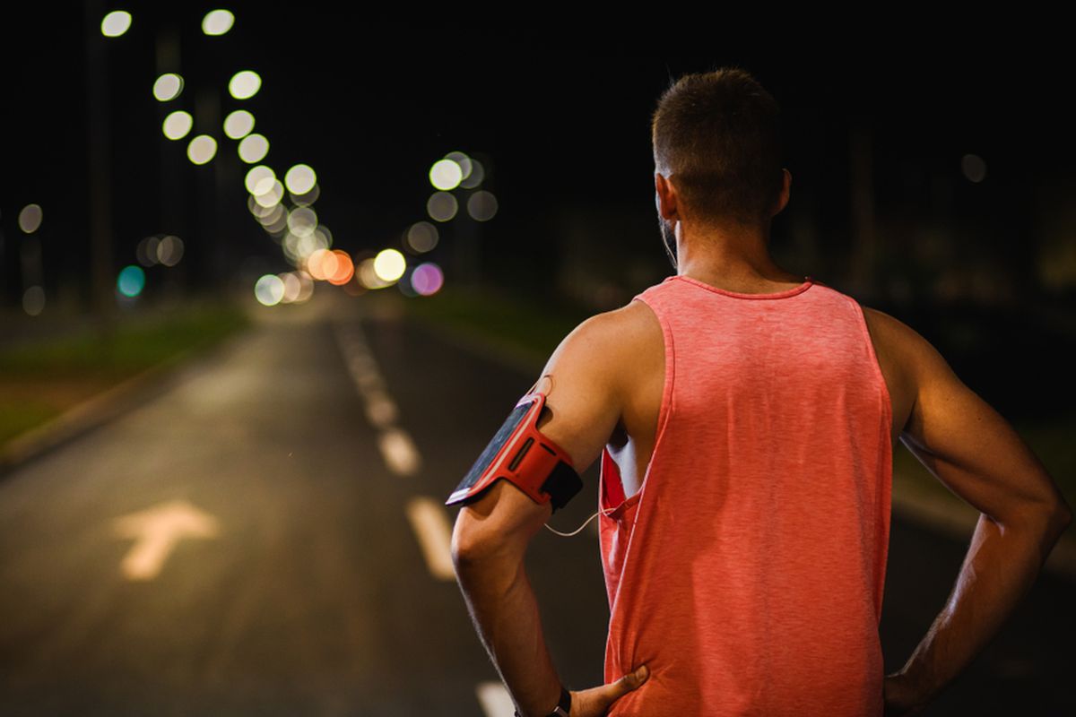 Manfaat jalan kaki setelah makan malam akan semakin besar jika dilakukan secara teratur,