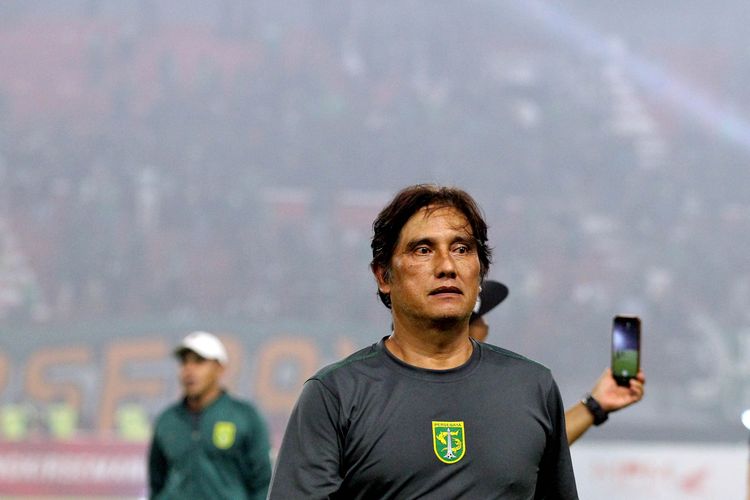 Pelatih kiper Persebaya Surabaya musim 2020, Benny Van Breukelen.