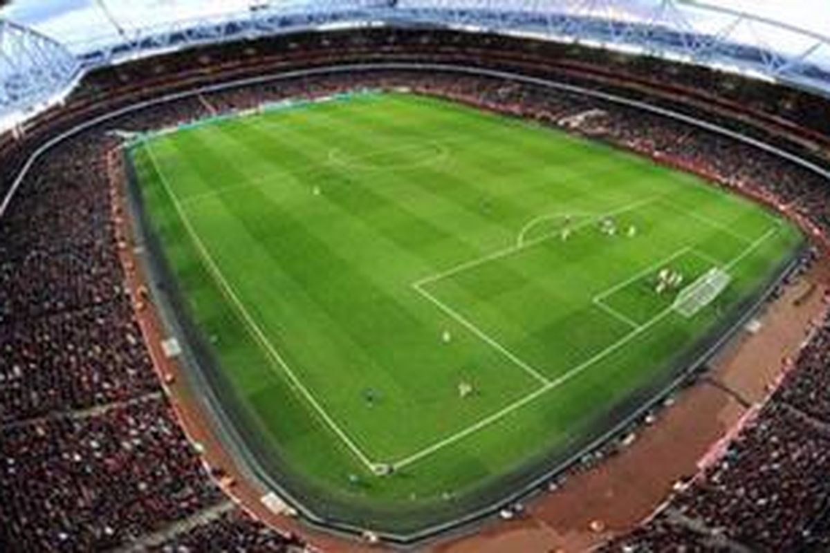 Markas Arsenal, Stadion Emirates di London Utara, Inggris.
