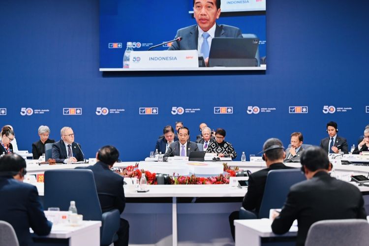 Presiden Joko Widodo saat berpidato pada sesi pleno Konferensi Tingkat Tinggi (KTT) Khusus ASEAN-Australia di Melbourne Convention and Exhibition Center, Melbourne, Australia, Rabu (6/2/2024).