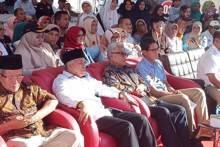 Cawapres Sandiaga Uno menghadiri acara syukuran bersama relawan di Kantor DPD Gerindra Sumbar, Rabu (1/5/2019)