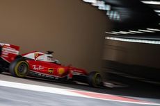 Vettel Sisihkan Hamilton dan Rosberg pada Latihan Ketiga GP Abu Dhabi