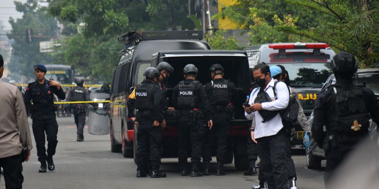 Suicide Bomber Kills Himself, Injures Three Officers in Indonesia’s ...