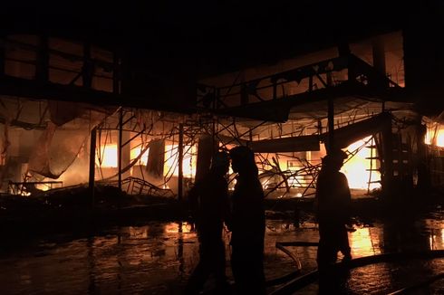 Kebakaran Pasar Swalayan di Cilandak KKO, Damkar Kerahkan 25 Mobil