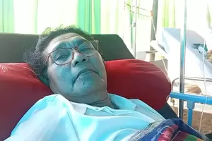 Kisah Maria Merangkak Selamatkan Diri Saat Gempa Sikka, Patah Kaki Bertahan di Tenda Pengungsian