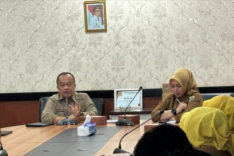 Pelaksana tugas (Plt) Kepala Badan Pendapatan Daerah (Bapenda) Provinsi Banten Deni Hermawan dalam sebuah kesempatan.