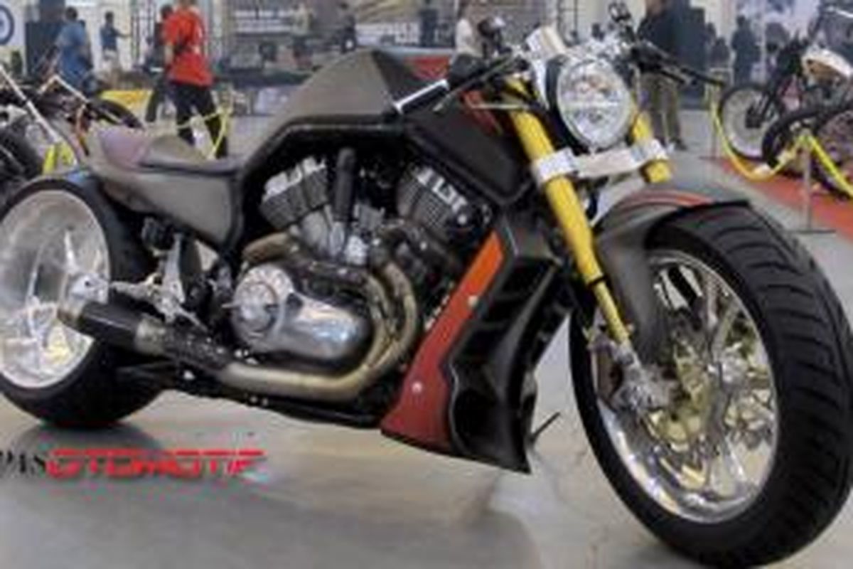 Harley-Davidson V-Rod American Prostreet garapan Ariawan Wijaya dari Baru Motor Sport.