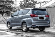 Cara Melepas Ban Serep Toyota Innova Reborn dengan Benar