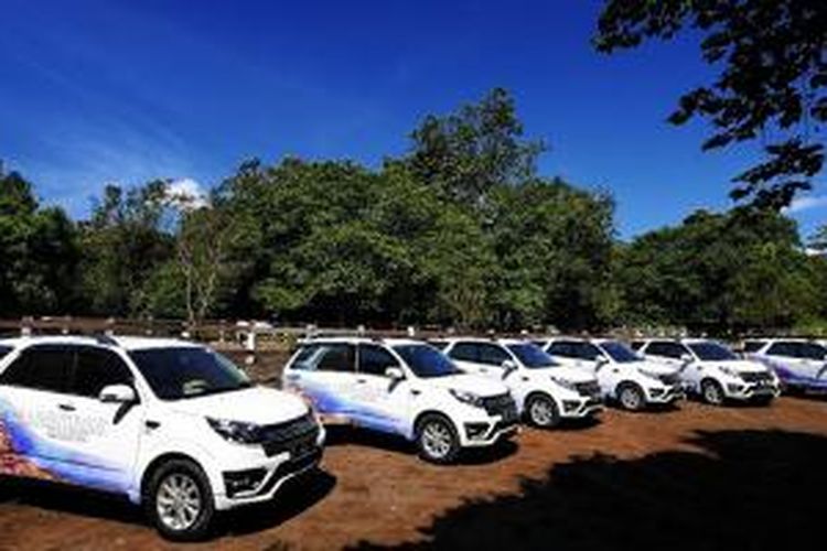 Deretan mobil Daihatsu New Terios di Taman Nasional Bali Barat.