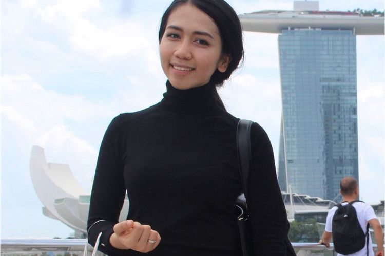 HR Development Manager di PT Kompas Cyber Media, Novinda, yang masih merasa kurang cukup baik menjadi seorang ibu, meskipun memiliki jabatan yang tinggi di kantornya.