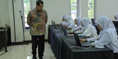 Pastikan Asta Cita Presiden Terkait Penguatan SDM, Wamen PANRB Tinjau Pelaksanaan SKD Sekolah Kedinasan di Surabaya