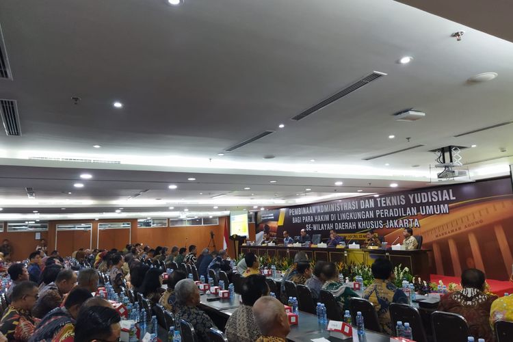 Ketua MA Wanti-wanti Hakim: Bapak Ibu Hidup Seperti di Akuarium, Tukar Valas-Check In Ketahuan
