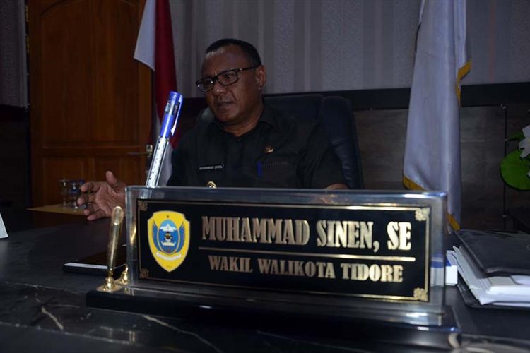 Wakil Wali Kota Tidore Muhammad Sinen, bangga anaknya, Rafdi Marajabessy memilih jadi kuli bangunan, Rabu (10/7/2019)