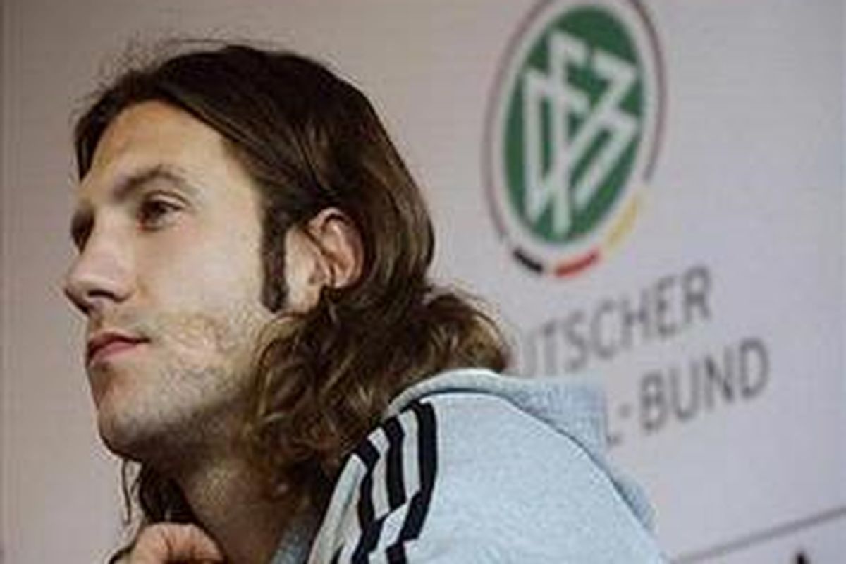 Gelandang Werder Bremen dan timnas Jerman, Torsten Frings, membela rekannya Michael Ballack.