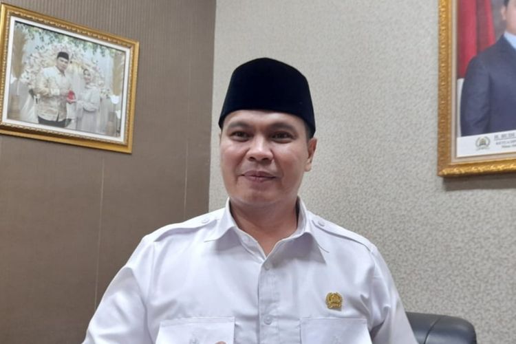 Ketua DPRD Kota Serang Budi Rustandi menyebut tiga nama calon penjabat Wali Kota Serang. Dua nama dari pejabat Pemkot Serang dan satu dari Pemprov Banten.