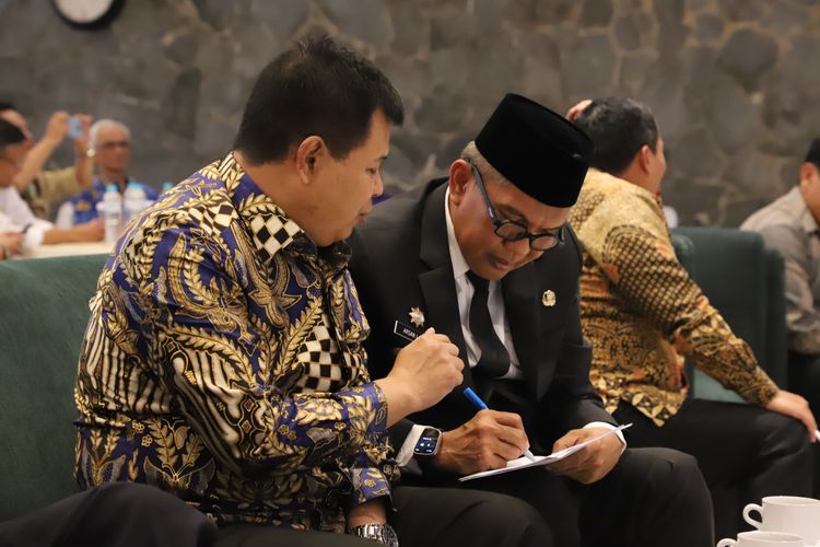 Aa Umbara menghadiri kegiatan Rencana Pembangunan Jangka Panjang Daerah (RPJPD) yang digelar Pemkab Banding Barat di Hotel Panorama Lembang, Kabupaten Bandung Barat (KBB), Jawa Barat pada Rabu (17/1/2024).