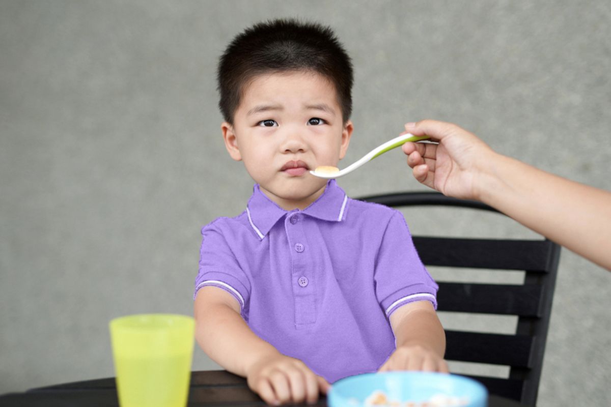 Ilustrasi anak menolak makan.