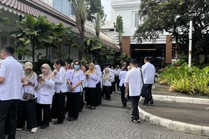ASN DKI Ketahuan Akali Aturan Rabu Naik Transportasi Umum, Parkir Mobil di IRTI Monas