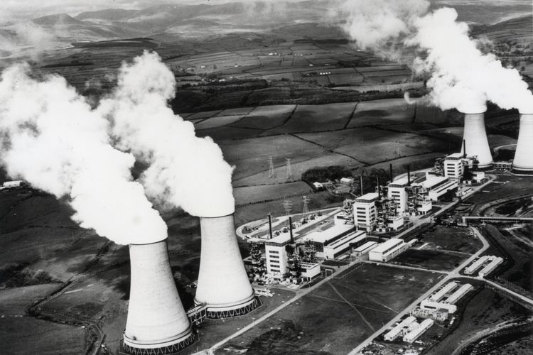 Calder Hall nuclear power plant in England in 1973.
