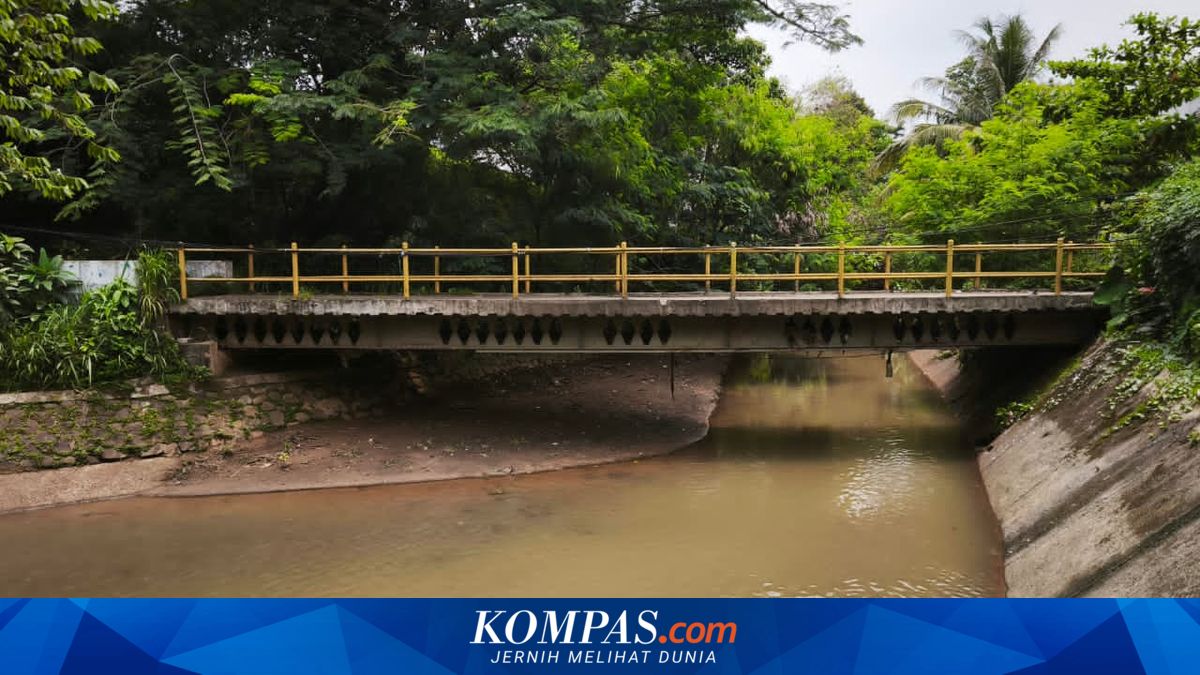 Air Kali Rawa Buntu Kerap Berubah Warna, Warga Duga Ada yang Buang Limbah