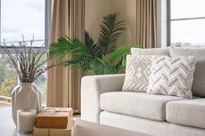 4 Manfaat Memiliki Bantal Sofa untuk Mempercantik Rumah
