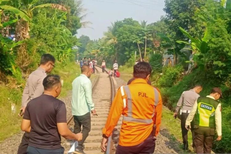 Warga Cianjur Tewas Tertabrak KA Siliwangi, KAI Daop 2 Bandung Imbau Jangan Beraktivitas di Dekat Rel