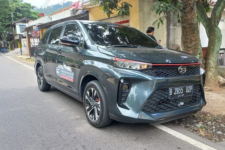 Tim Merapah Trans-Jawa 2024 Pesona Pesisir Selatan Jawa aygn mengandalkan Daihatsu Xenia 1.5 R CVT MT pada etape pertama