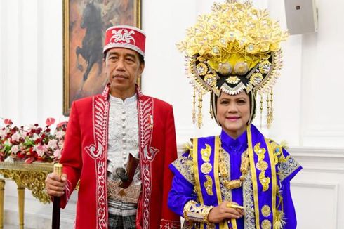 Baju Adat Jokowi Saat Peringati HUT Ke-77 RI Bawa Pesan Semangat