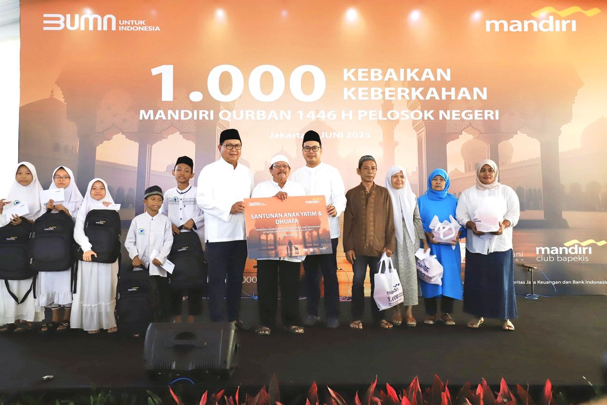 Bank Mandiri Group kembali menjalankan program kurban sebagai bagian dari komitmen terhadap tanggung jawab sosial perusahaan pada Jumat (6/6/2025), di Kompleks Griya Mandiri Cilandak, Jakarta dihadiri jajaran Direksi dan Manajemen Bank Mandiri.