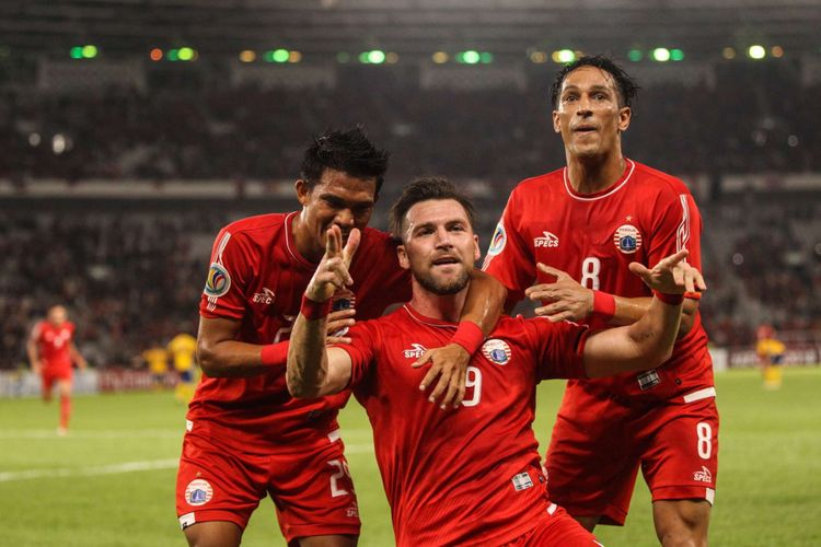 Pemain Persija Jakarta Marko Simic melakukan selebrasi usai mencetak gol ke gawang Tampines Rovers pada laga kedua Grup H Piala AFC di Stadion Utama Gelora Bung Karno, Jakarta, Rabu (28/2/2018). Persija menang telak dengan skor 4-1.