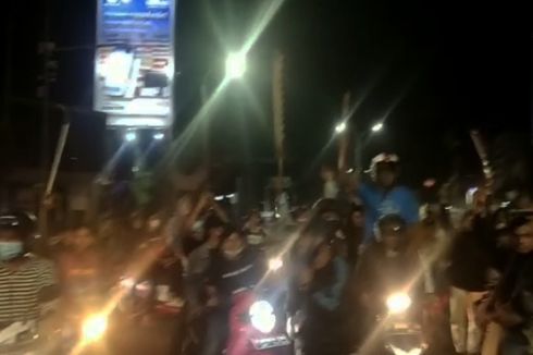 Sekelompok Remaja Konvoi dengan Acungkan Senjata Tajam, Polisi Turun Tangan