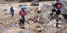 Tidak Libur Lebaran, 21 Anggota Jabar Quick Response Bantu Operasi SAR Evakuasi Korban Banjir Bandang Sumedang