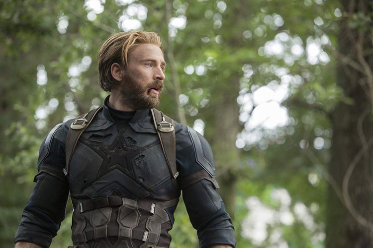 Aktor asal Amerika Serikat Chris Evans berperan sebagai Captain Amerika dalam film Avengers: Infinity War (2018).