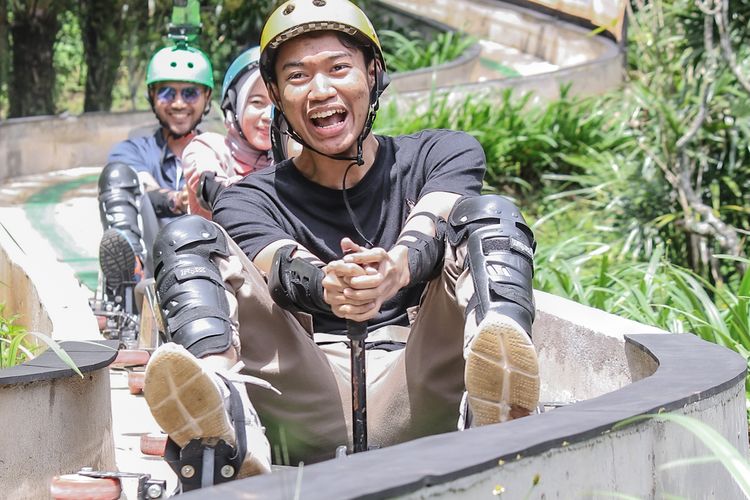 TamiGo Coaster Lembang, wahana yang menggabungkan konsep mobil tamiya, gokart, dan sensasi naik roller coaster